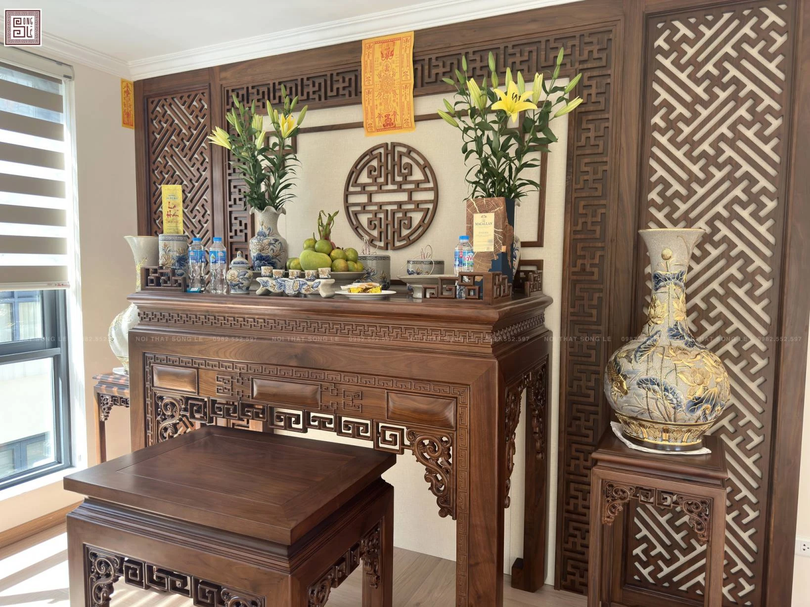 Nộ ithaast phòng thờ gỗ tự nhiên