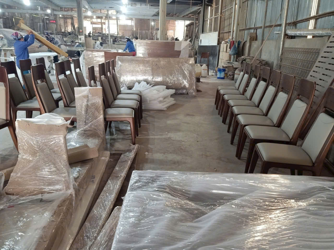 Xưởng sản xuất nội thất gỗ óc chó